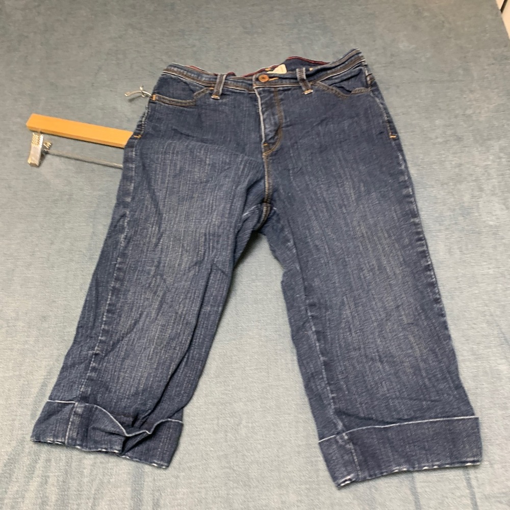 Levi's Perfectly Slimming Capri Jeans Womens 8P Blue Denim Dark Wash Stretch